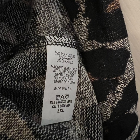 NWT Leopard Print 🐆 Long Sleeve Top Plus Size - Picture 2 of 3